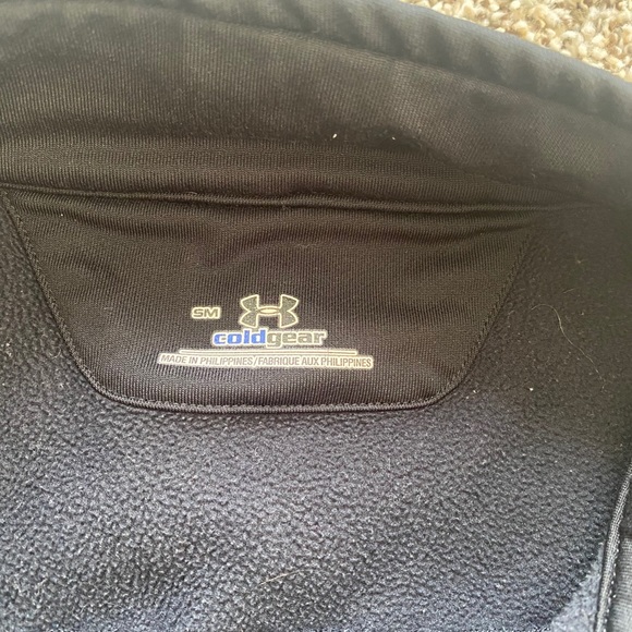 Women’s Under Armour fleece - Picture 3 of 3